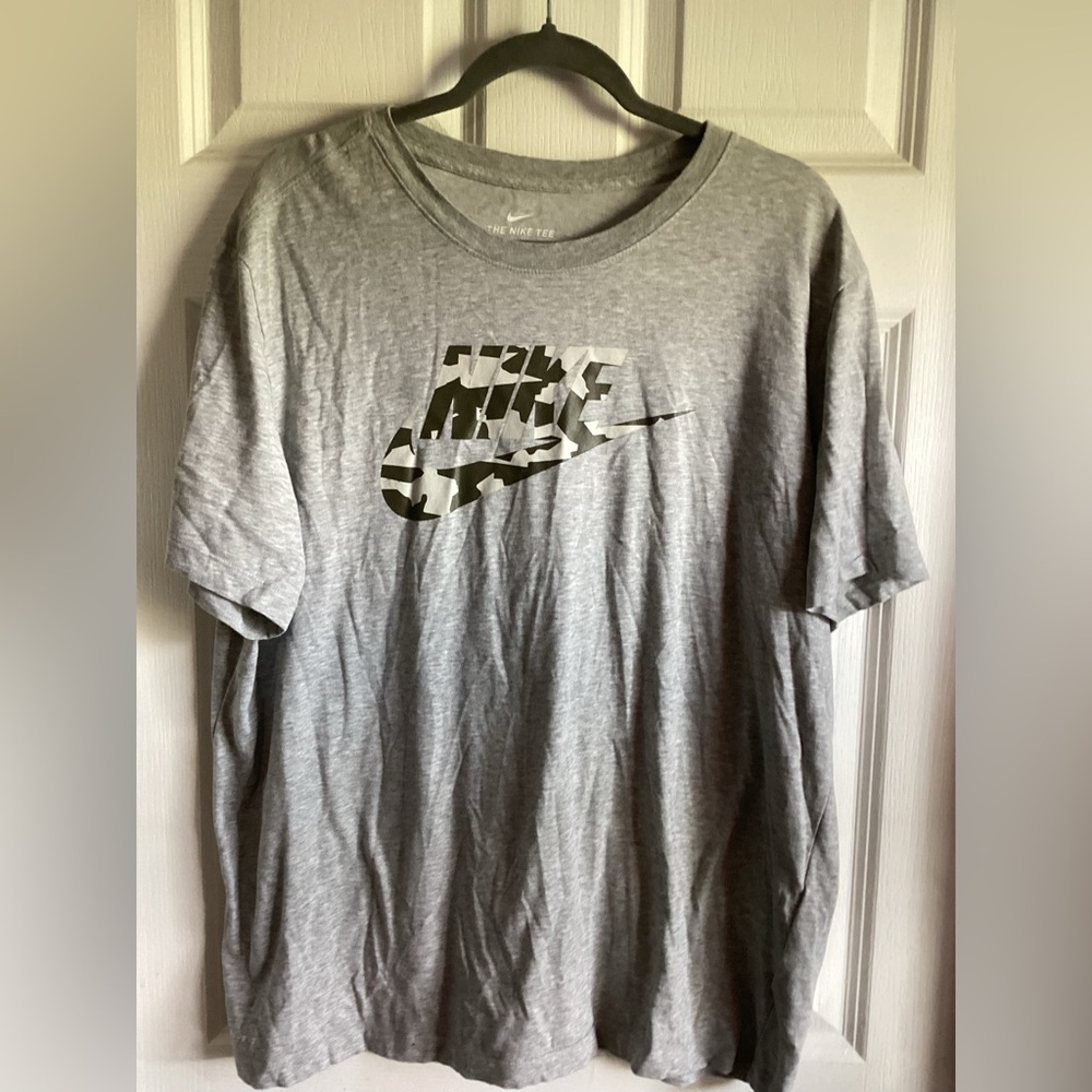 Nike Gray Men's T-Shirt sz xl